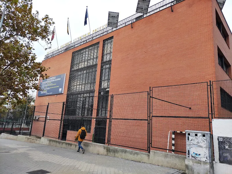 IES Pacífico - Instituto de secundaria en Madrid - foto 2