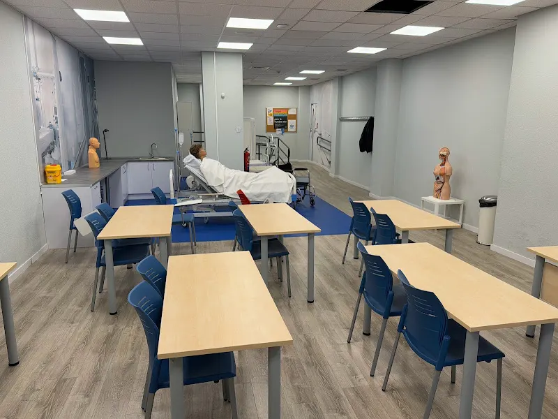 Escuela de Estudios Profesionales iGroup - Plaza Castilla