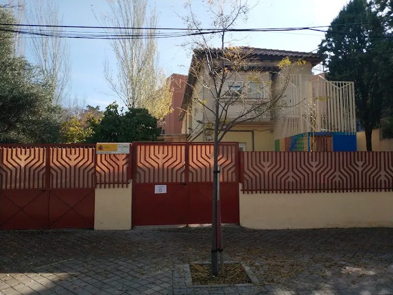 Escuela De Educación Infantil Casa De Niños Pasemisi - Colegio público en Madrid - foto 2
