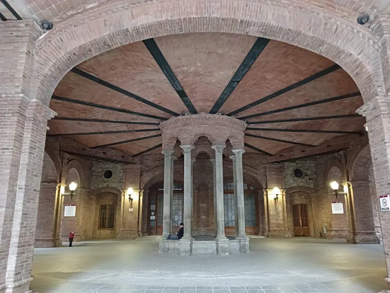 Recinte de l'Escola Industrial - Diputació de Barcelona - Escuela de estudios superiores de posgrado en Barcelona - foto 2