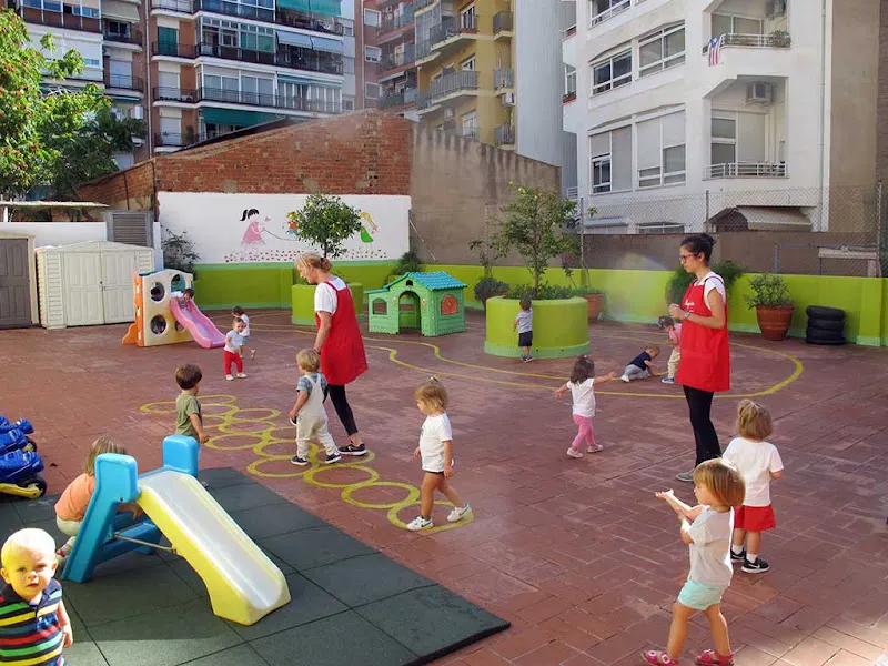 Escuela Infantil Begònia - Centro de educación preescolar en Barcelona - foto 2