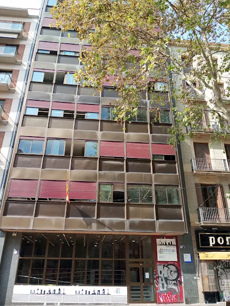 Instituto Lluïsa Cura - Colegio público en Barcelona - foto 2