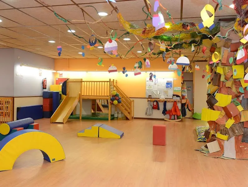 Guardería Pública La Gavina - Colegio público en Barcelona - foto 3