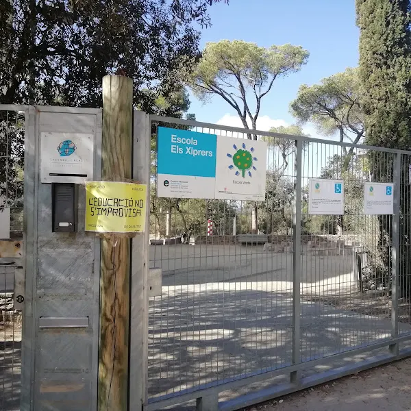 Escuela Los Cipreses