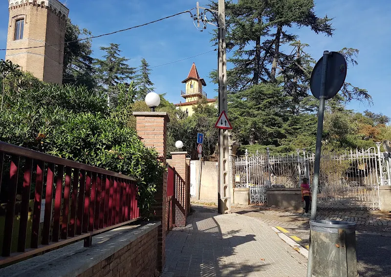 Escuela Pública Dolors Monserdà-Santapau