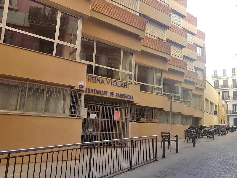 Escuela Reina Violant - Colegio público en Barcelona - foto 2