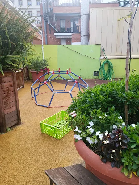 Guardería Municipal Caspolino - Jardín de infancia en Barcelona - foto 2