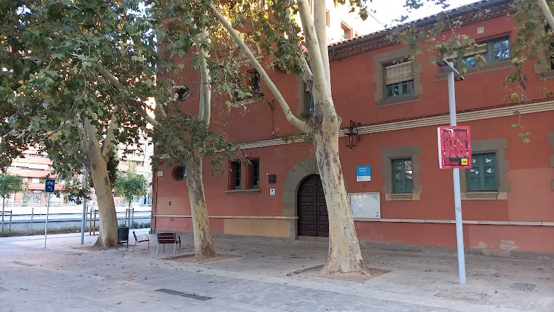 Escuela Casas - Colegio público en Barcelona - foto 2