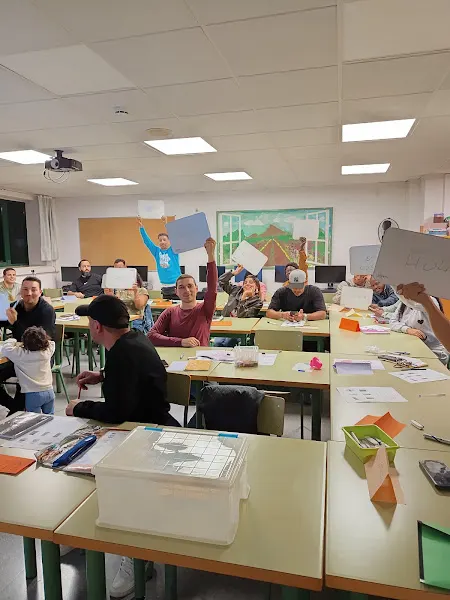 CFA Trinitat Vella - Escuela de educación para adultos en Barcelona - foto 2