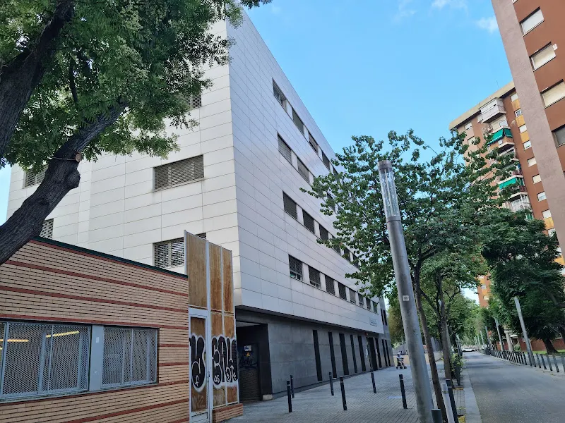 Escuela Bernat de Boil - Colegio público en Barcelona - foto 2