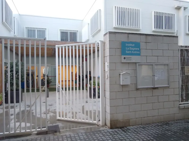 Institut La Sagrera Sant Andreu - Instituto de secundaria en Barcelona - foto 2