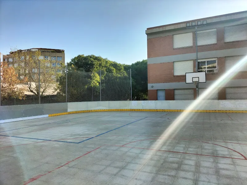 Instituto público Icaria - Instituto de secundaria en Barcelona - foto 2