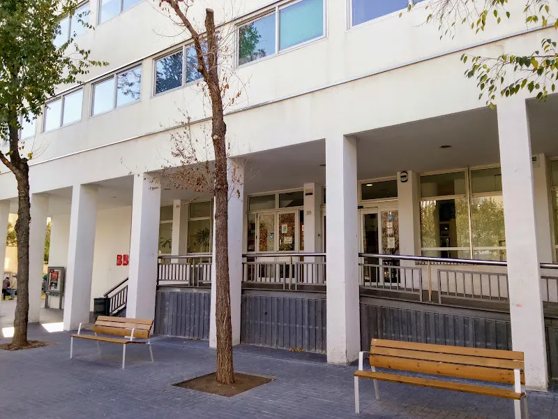 Comunitat d'Aprenentatge La Verneda-Sant Martí - Escuela de educación para adultos en Barcelona - foto 2
