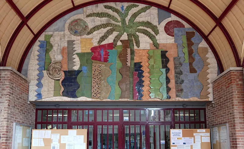 IES Francesc Ferrer i Guàrdia - Instituto de secundaria en Valencia - foto 2