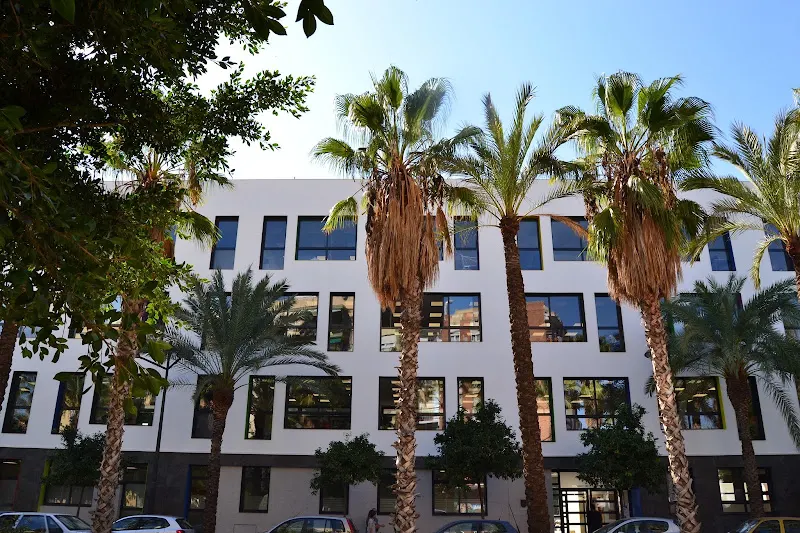 Colegio Santiago Calatrava - Instituto de secundaria en Valencia - foto 2
