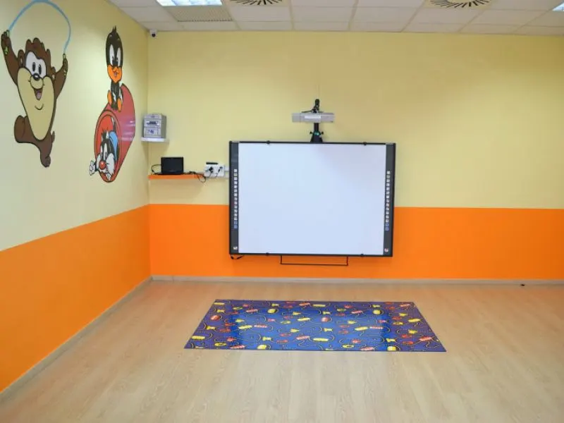 PEQUEÑOS MAGOS SL