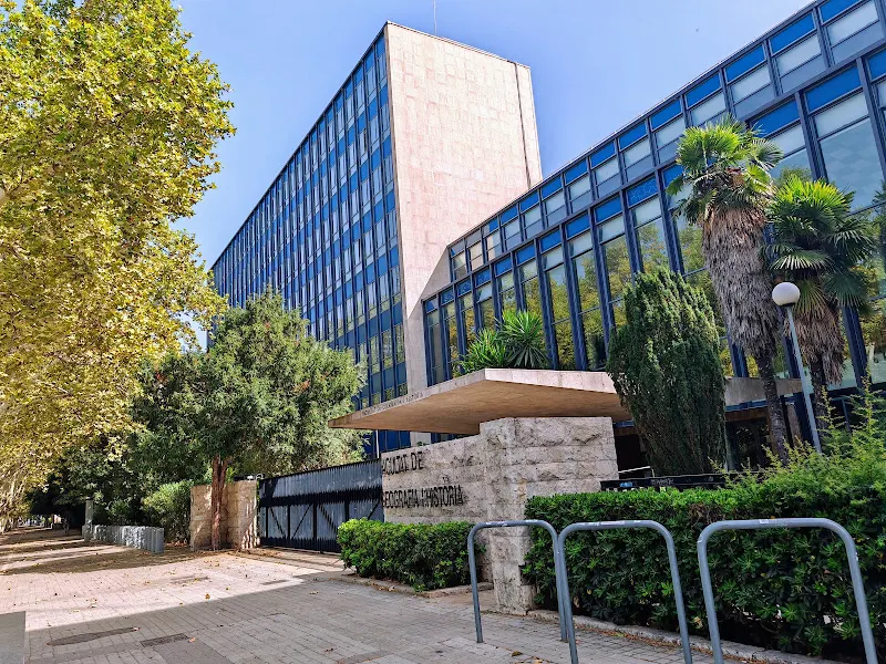 Facultad de Geografía e Historia - Valencia