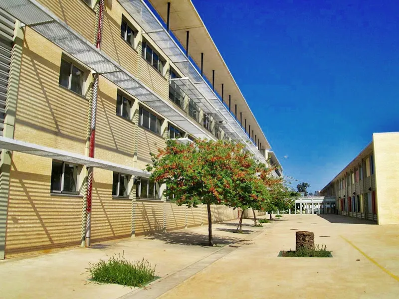 Ies Cabanyal - Instituto de secundaria en Valencia - foto 2