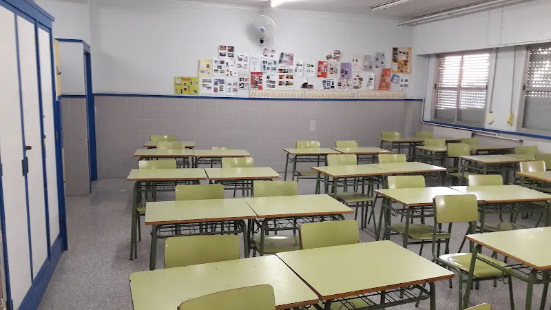 IES Balears - Instituto de secundaria en Valencia - foto 2