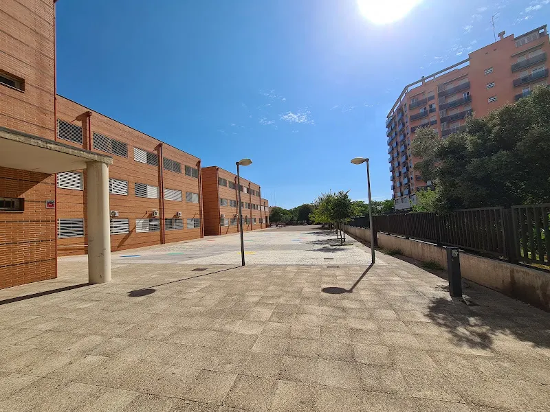 IES Distrito Marítimo - Instituto de secundaria en Valencia - foto 2