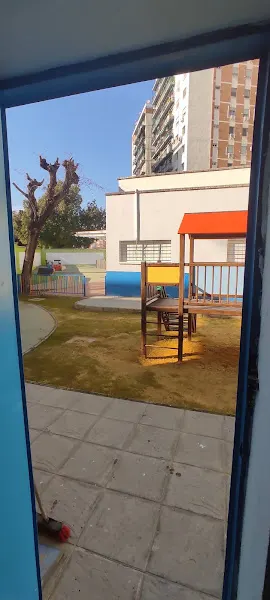 Escuela de Educación Infantil Sagrada Familia - Guardería en Sevilla - foto 2