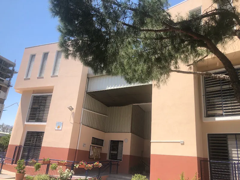 Centro de Educación Permanente Valdés Leal