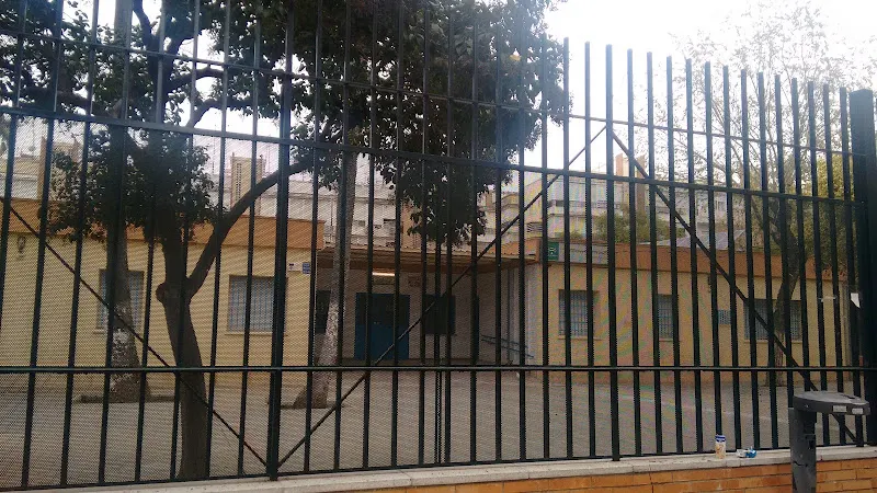 Escuela de Educación Infantil Santa Catalina - Colegio público en Sevilla - foto 2