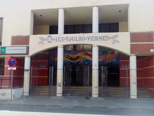 I.E.S. Julio Verne - Instituto de secundaria en Sevilla - foto 3