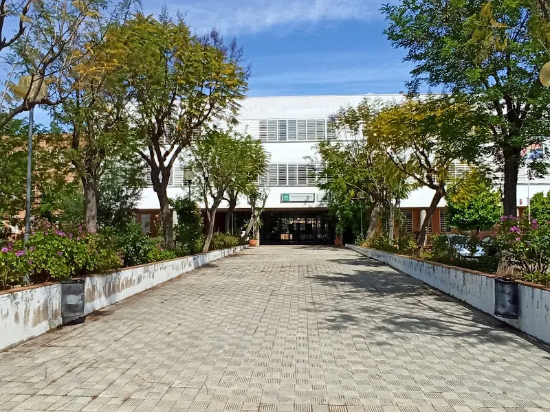 IES Ramón del Valle Inclán - Instituto de secundaria en Sevilla - foto 2