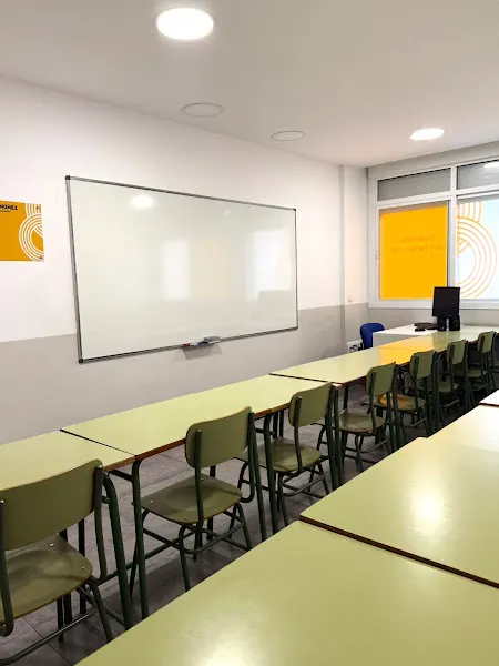 Academia de Enseñanza Méndez Núñez - Centro educativo en Sevilla - foto 2