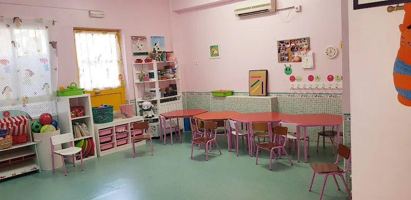 Centro de Educación Infantil Los Peques - Guardería en Sevilla - foto 2