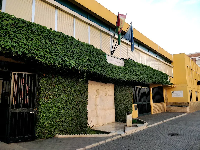 IES Triana - Instituto de secundaria en Sevilla - foto 3