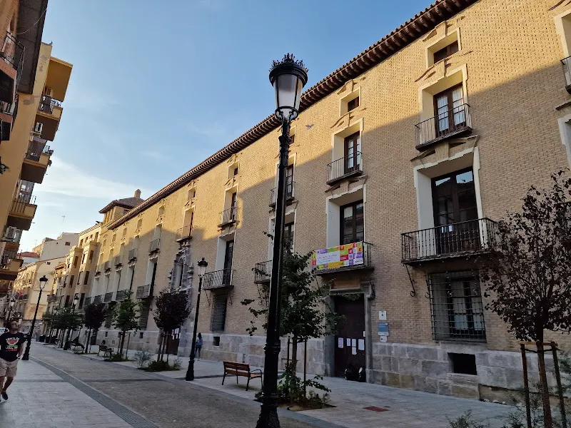 Colegio De Educación Infantil Y Primaria Venta Del Olivar - Colegio público en Zaragoza - foto 3