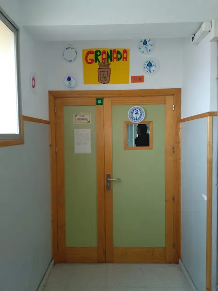 ies rosaleda - Instituto de secundaria en Málaga - foto 2