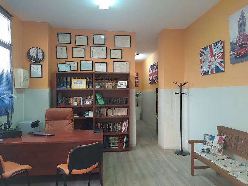 Academia Puyol - Centro educativo en Málaga - foto 2