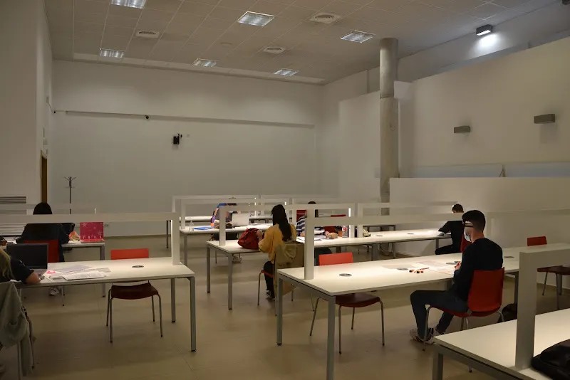 Sala Municipal de Estudio Alquerías - Centro educativo en Murcia - foto 2
