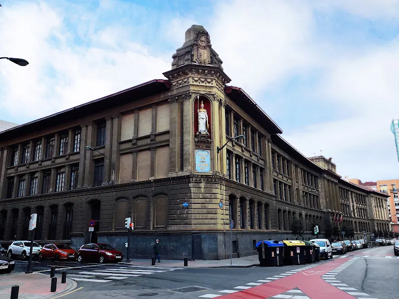 Miguel de Unamuno BHI - Instituto de secundaria en Bilbao - foto 2