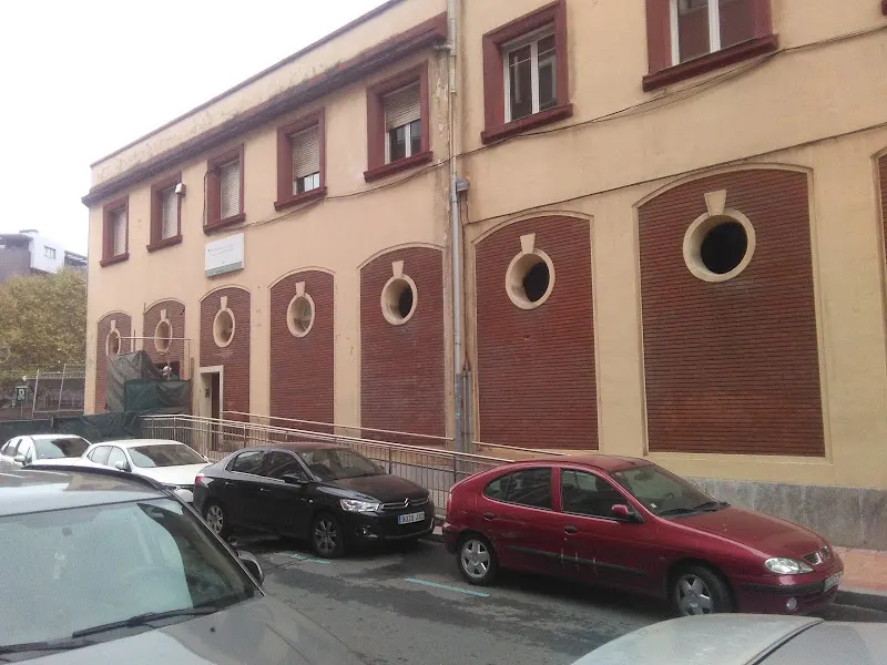 Centro de Educación de Personas Adultas Iturribide - Colegio público en Bilbao - foto 3