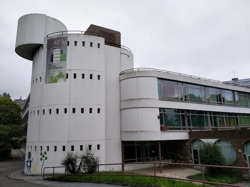 Gabriel Aresti BHI - Instituto de secundaria en Bilbao - foto 2