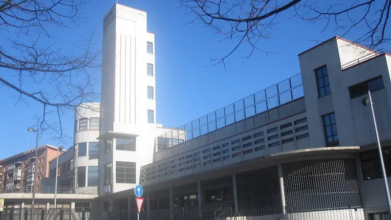 IES Luis Briñas-Santutxu BHI - Instituto de secundaria en Bilbao - foto 2