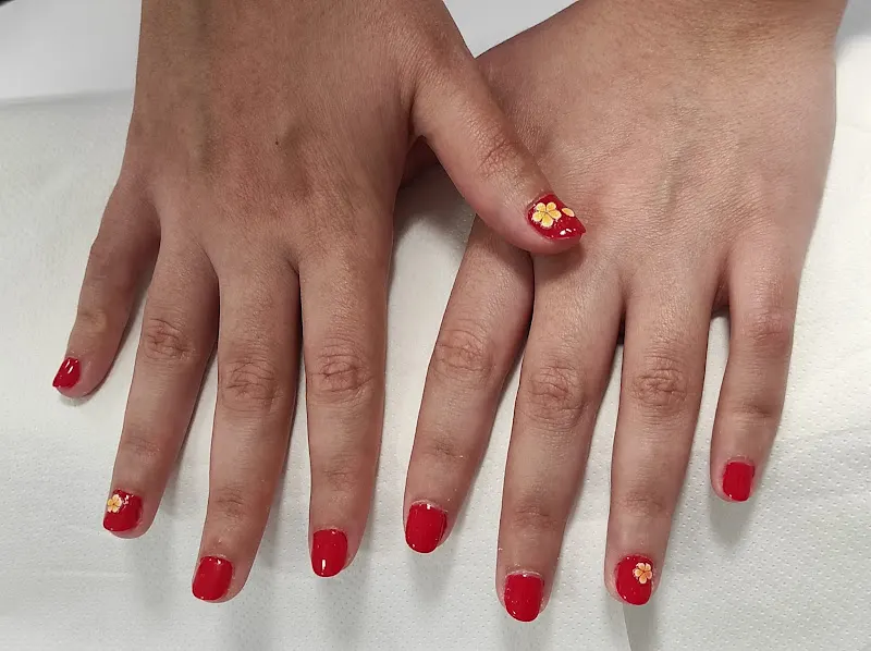 Cursos Peluquería y Estética - Versia Formación Alicante - Escuela de peluquería en Alicante - foto 3