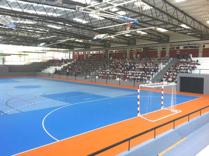 Estadio Jesuitas - Instituto de secundaria en Alicante - foto 3