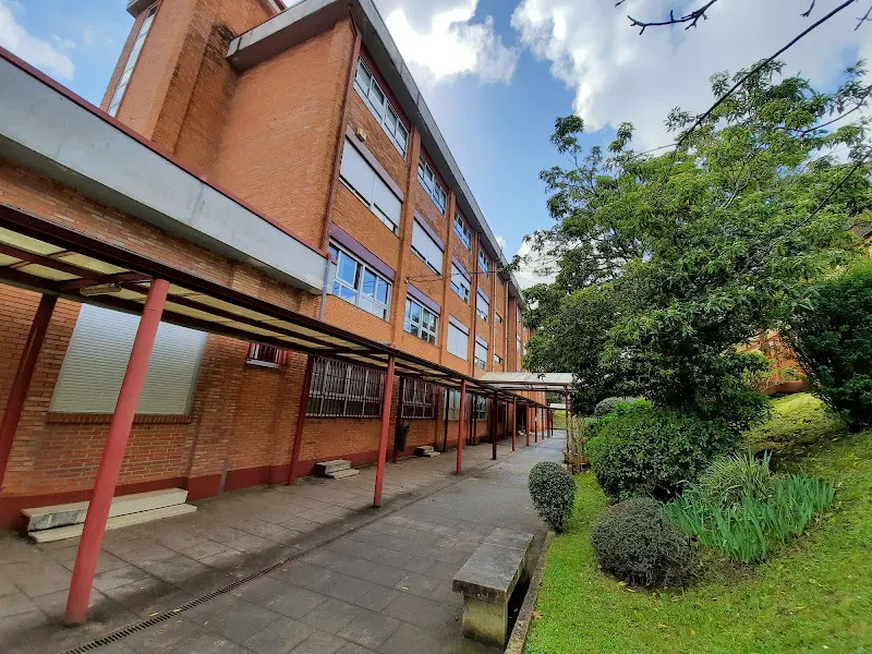 IES Ricardo Mella - Instituto de secundaria en Vigo - foto 2