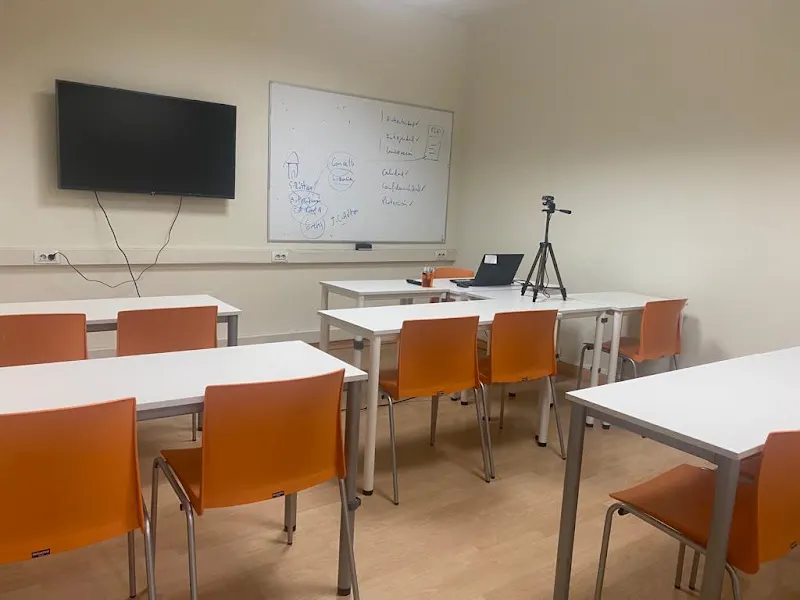 NOVA FORMACIÓN Y OPOSICIONES S.L. - Centro educativo en Vigo - foto 2