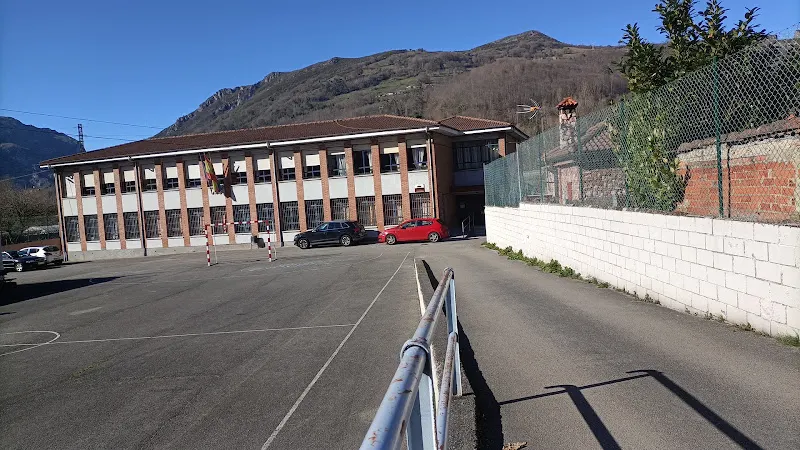 Colegio Público Santa Bárbara - Colegio público en Aller - foto 3