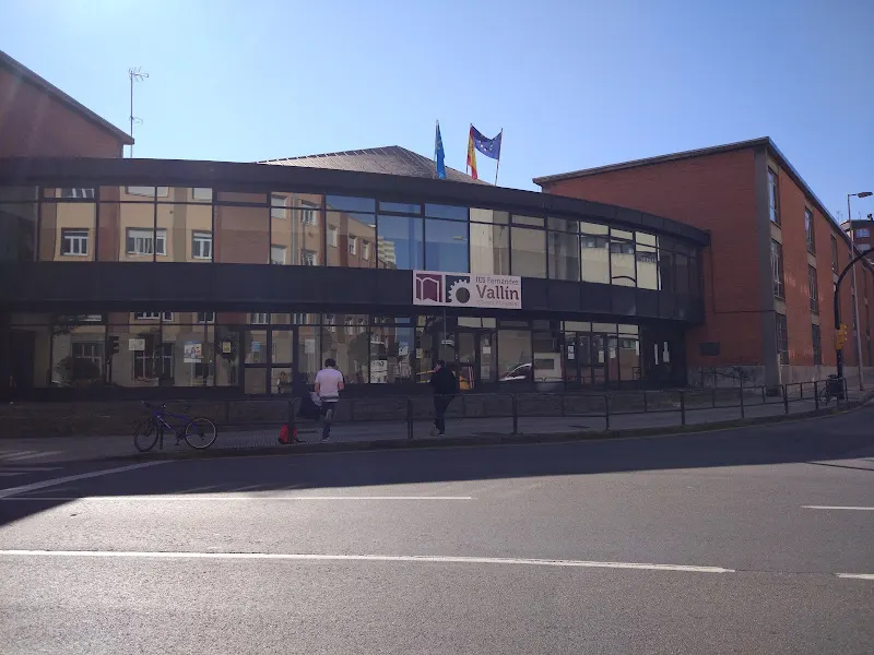 I.E.S. Fernández Vallín - Instituto de secundaria en Gijón - foto 2
