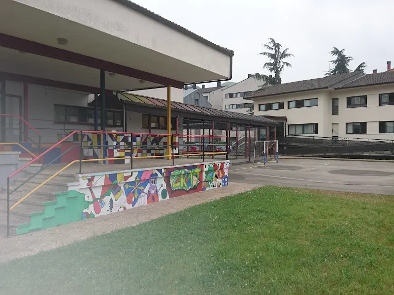Instituto de Educación Secundaria Astures - Instituto de secundaria en Gijón - foto 3
