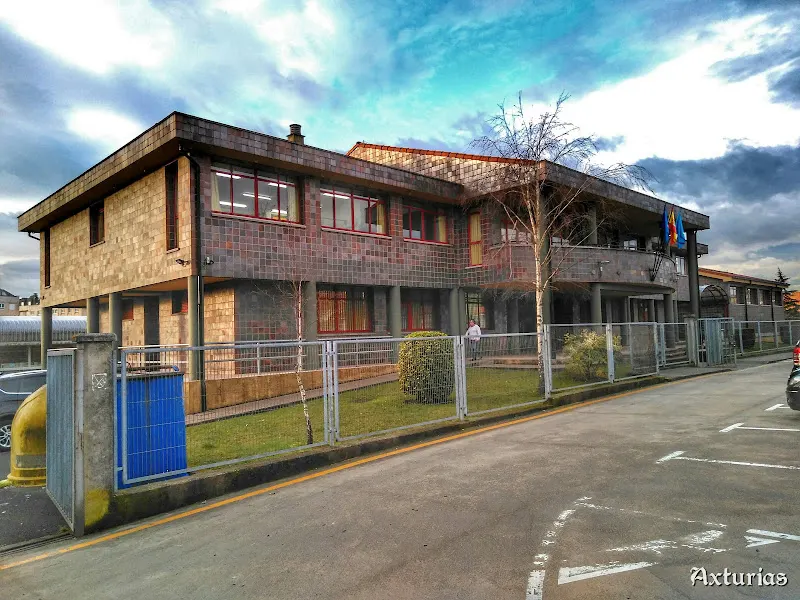 Colegio Público Maestro Jaime Borrás - Colegio público en Oviedo - foto 2