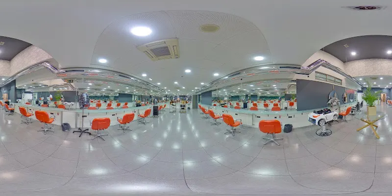 Instituto de Estética y Bienestar Integral iEBI | Servicios de peluquería y estética - Centro de formación profesional en Gijón - foto 2