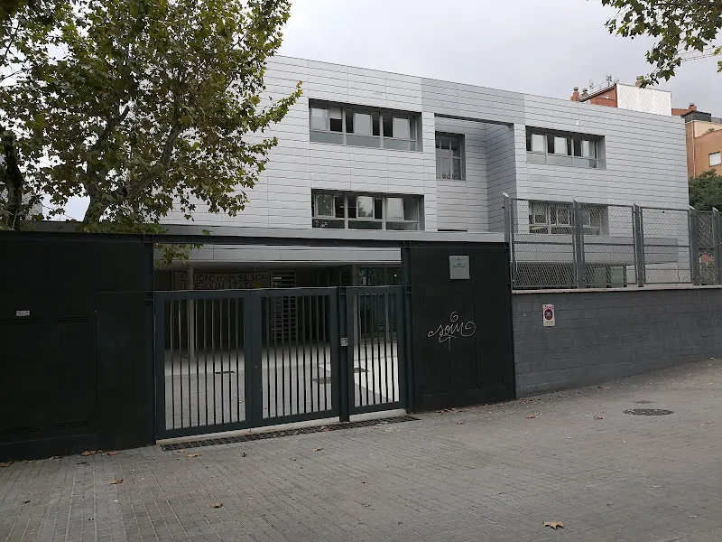IES Eduard Fontseré - Instituto de secundaria en Hospitalet de Llobregat (L) - foto 2